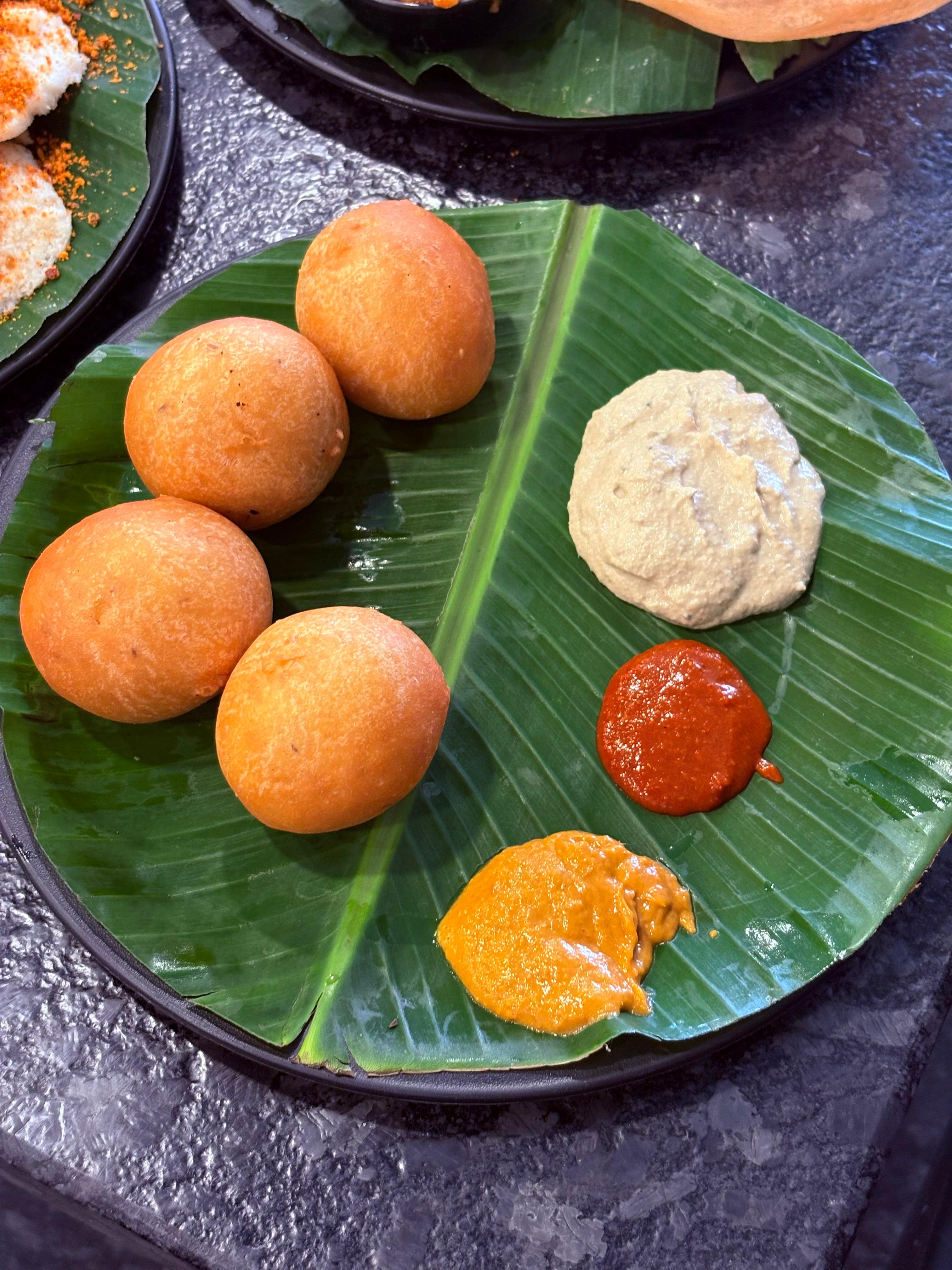 Mysore Bonda (4pc)